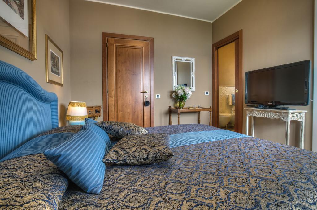 La Volpe Dorata Bed & Breakfast Stresa Bagian luar foto