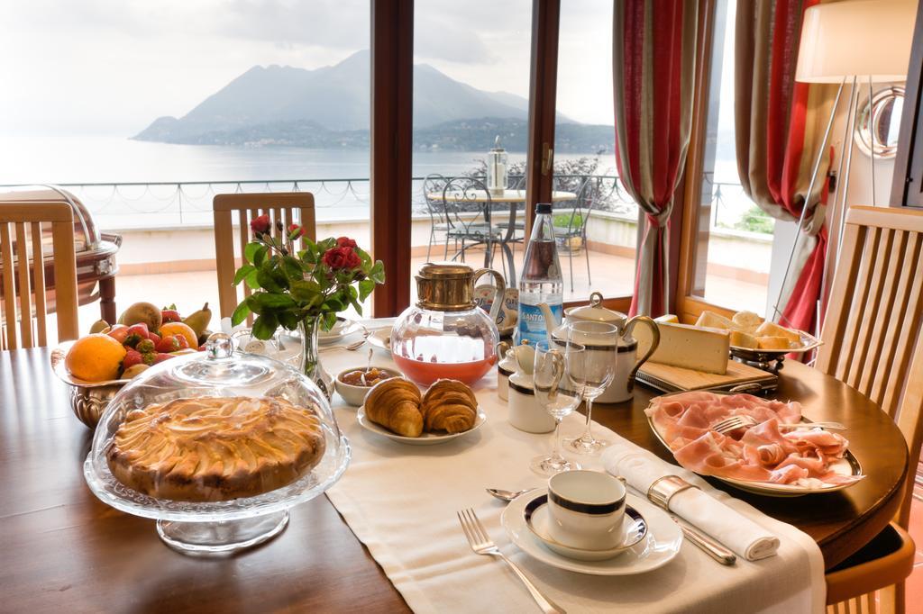La Volpe Dorata Bed & Breakfast Stresa Bagian luar foto